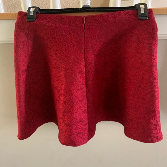 Forever 21 Red Laced Skirt in Large. Waist stretches 15”-18,” skirt is 17” long. - Picture 3 of 5